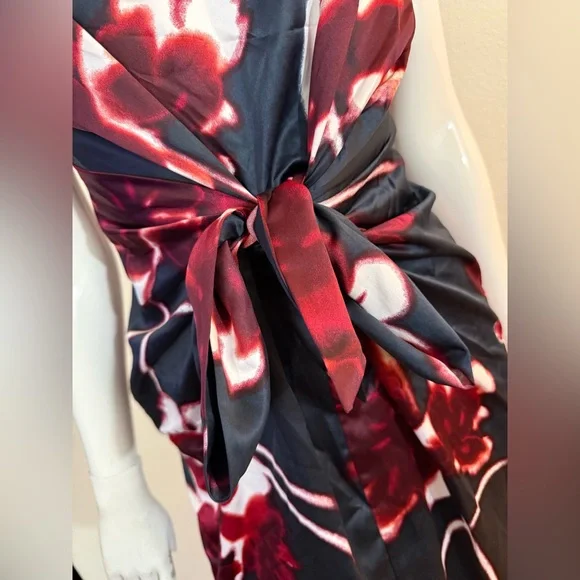 Ann Taylor Black Sleeveless Midi Dress with Burgundy Floral Print and Tie-Waist - Picture 4 of 9